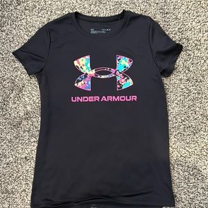Under Armour girls youth medium t-shirt